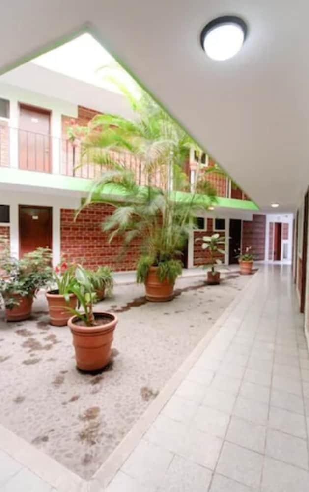 Hotel Arboledas Industrial Guadalajara Ngoại thất bức ảnh
