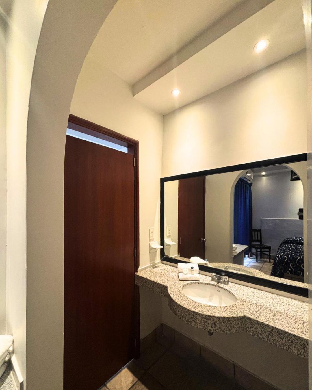 Hotel Arboledas Industrial Guadalajara Ngoại thất bức ảnh