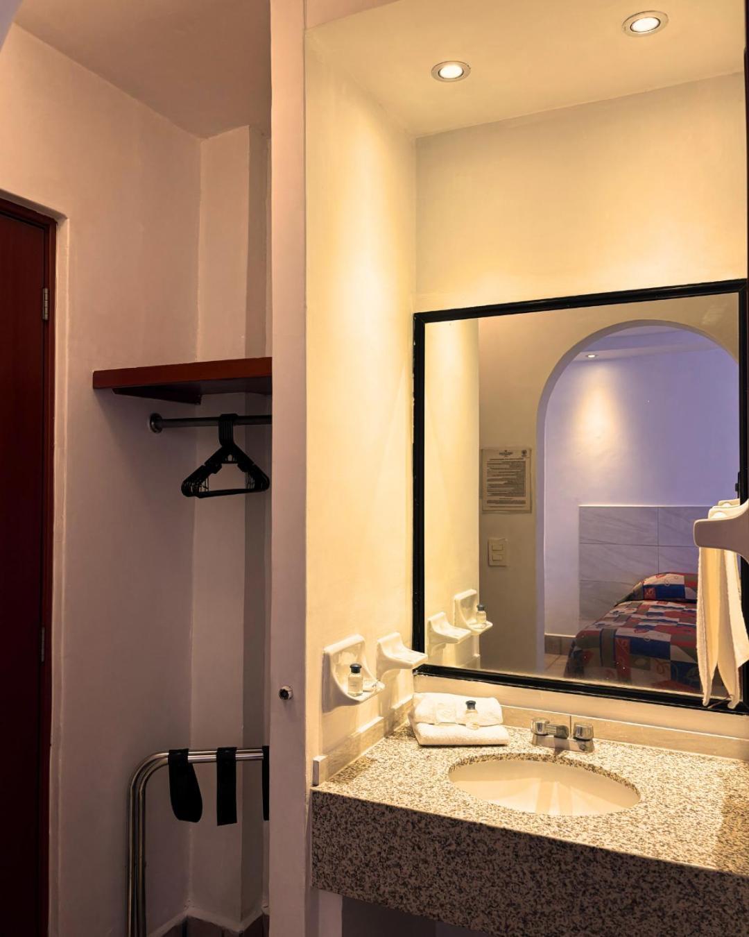 Hotel Arboledas Industrial Guadalajara Ngoại thất bức ảnh