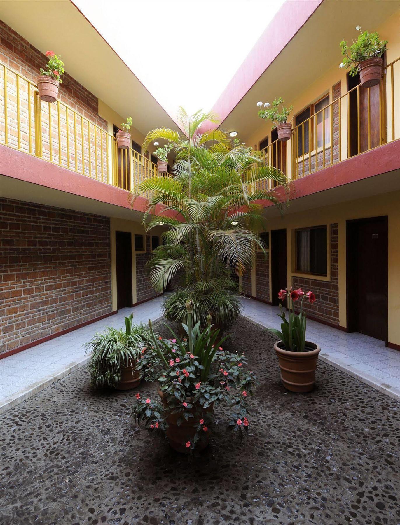 Hotel Arboledas Industrial Guadalajara Ngoại thất bức ảnh
