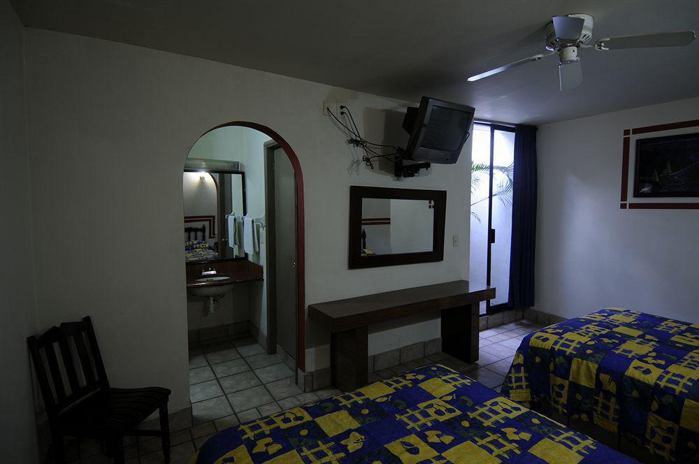 Hotel Arboledas Industrial Guadalajara Ngoại thất bức ảnh
